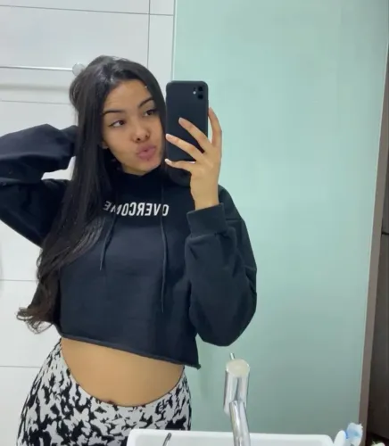 Moletom preto overcome