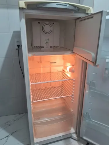 Geladeira Consul Frost Free-R$800. Entrego