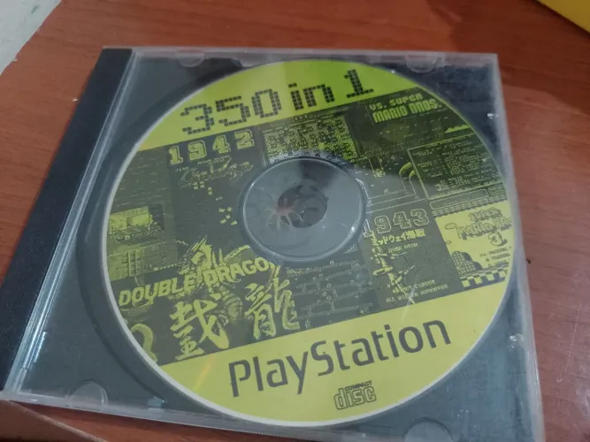 CD para  PlayStation 1 com 350 jogos de nintendinho