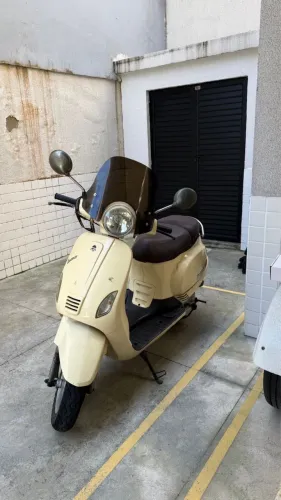 BEE MODELO VESPA 5000 RODADOS 