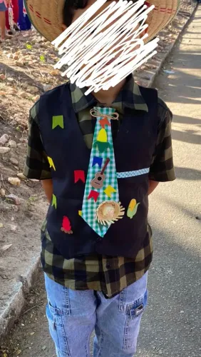 Blusa xadrez infantil + gravata 8/10 anos