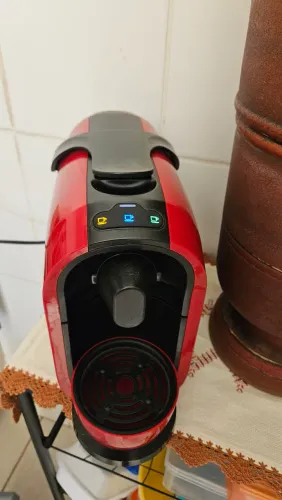 Máquina de café cápsula três corações