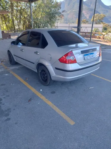 Ford Fiesta Sed. 1.6 8V Flex 4P 2007