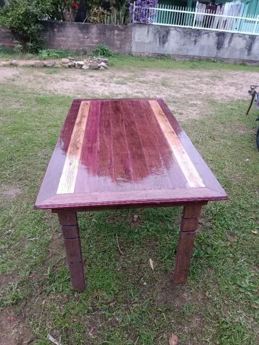 Mesa colonial em madeira de Roxinho