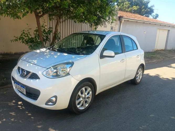 Nissan March SV 1.0 12V Flex 5P 2017
