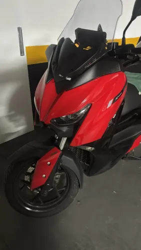 Xmax 250 vermelha nova único dono 