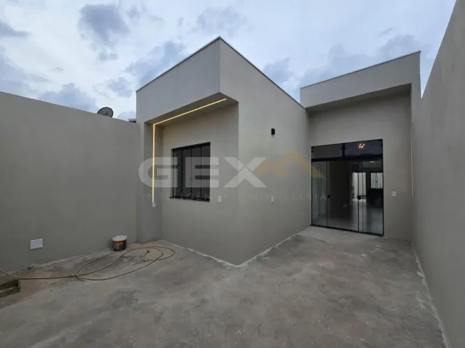 Casa à Venda com 03 Quartos no Bairro Jardim Alterosa em Divinópolis MG.