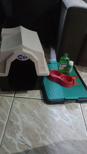 Casinha e acessórios novo