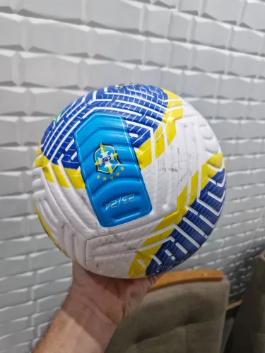 Bola de futebol profissional da Nike brasileirão 23/24
