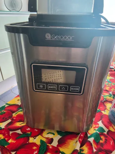 Máquina de fazer gelo