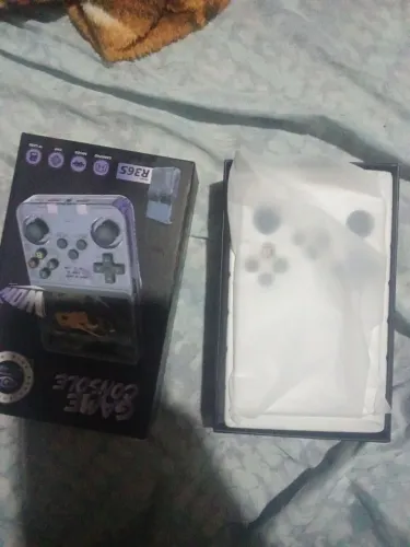 Game portátil R36s novo