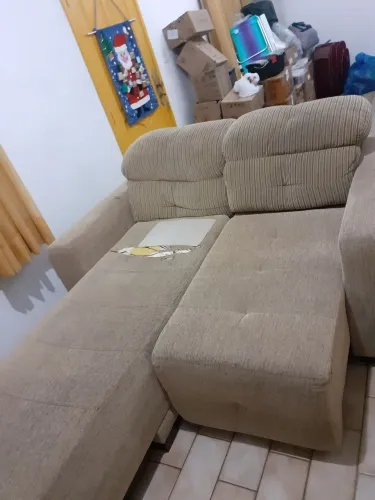 Sofá bege retrátil