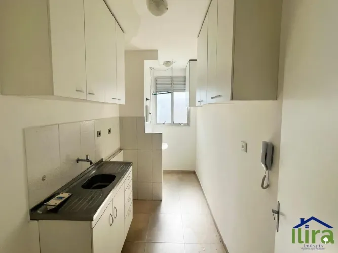 Apartamento de 55m² Com 2 Dormitorios e 1 Vaga de Garagem No Residencial Flamboyant No Cen