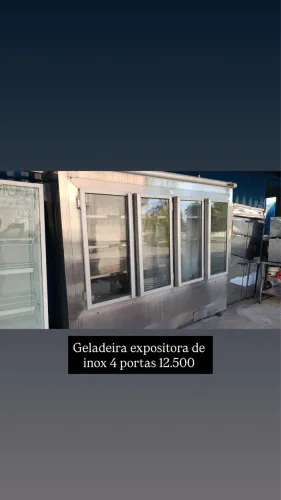 Geladeira expositora de inox  4 portas 220v 