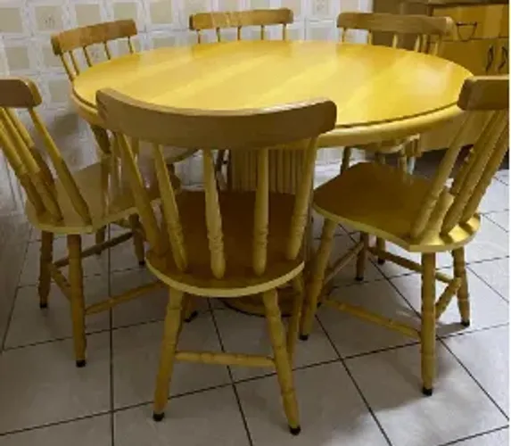 Mesa de jantar redonda com 6 cadeiras