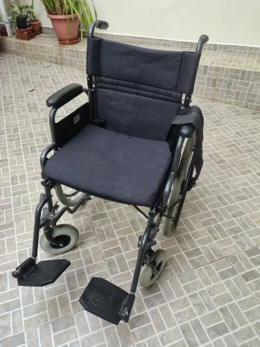 Cadeira de rodas obeso semiNova passa cartão