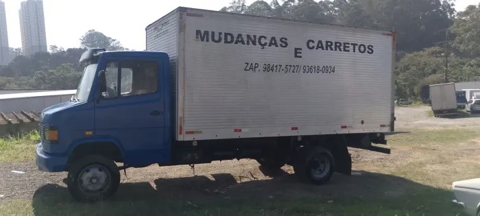 Caminhão Mercedes 912