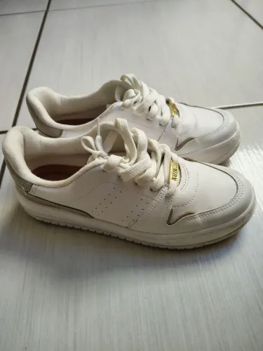 Tênis vizzano branco tamanho 36