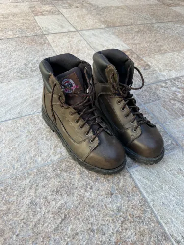 Botina 44 couro Bramah original EUA