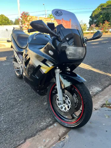 SUZUKI GSX750F