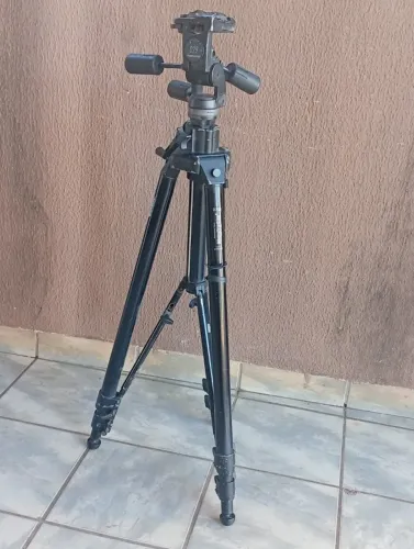 Tripé profissional para Foto e Video Manfrotto 075B com cabeça 029