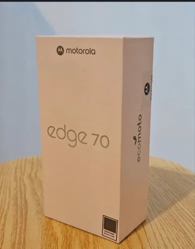 Motorola Edge 70 5G - 256GB 24GB (8GB RAM + 16GB RAM Boost), Ultrafino LACRADO
