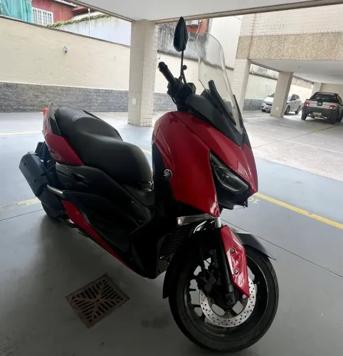 Xmax nova demais sem nenhum arranhão 