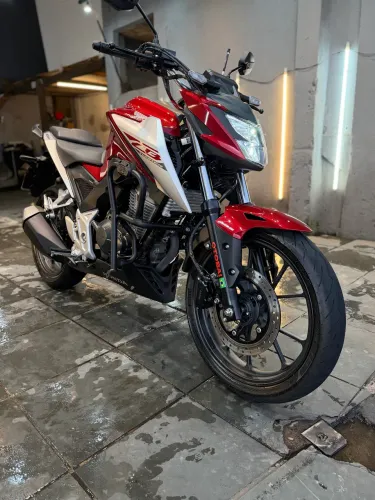 PROTETOR DE CARENAGEM CB 300 F TWISTER 2023 EM DIANTE PRETO FOSCO CB300F