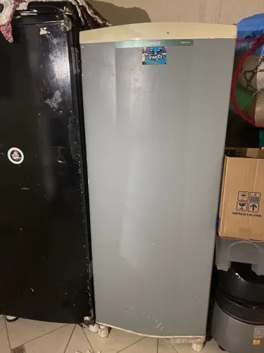 Geladeira 220v