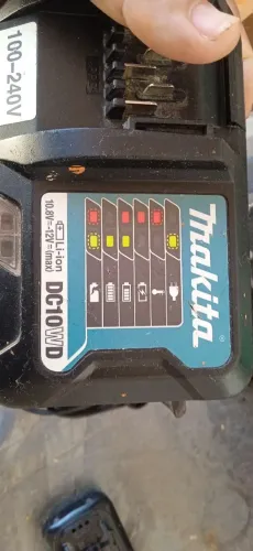 Carregador Makita e baterias
