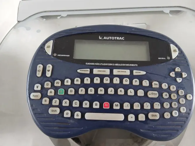 Teclado para comunicação e rastreamento veicular da Autotrac