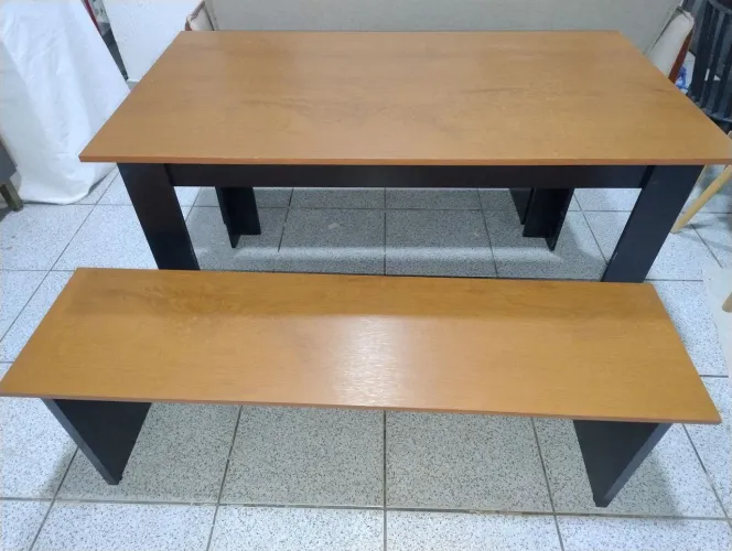 Mesa com bancos - 4 lugares