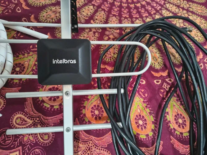 Antena Externa Intelbras para TV Digital HD com Cabo