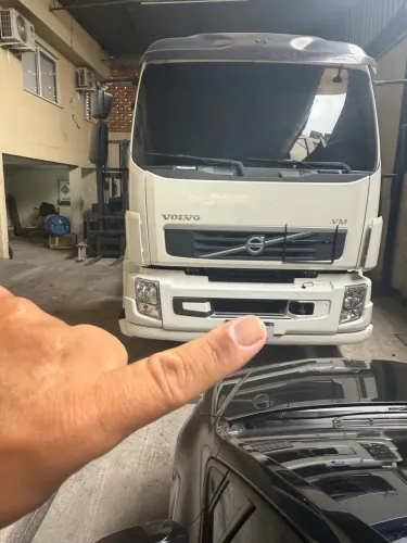 Caminhão Volvo Vm330 Rollon of, 