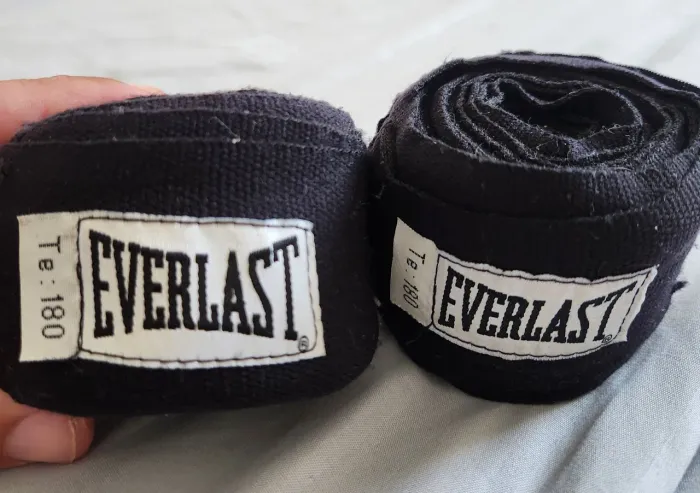 Bandagem Elástica Everlast Preta