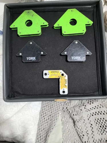 Esquadro magnético 