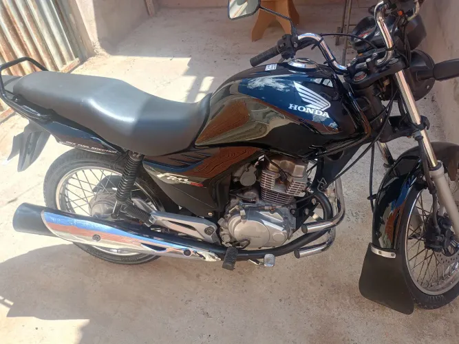 Vende se moto 150 completa
