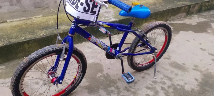 VENDO BICICLETA NO PRECINHO