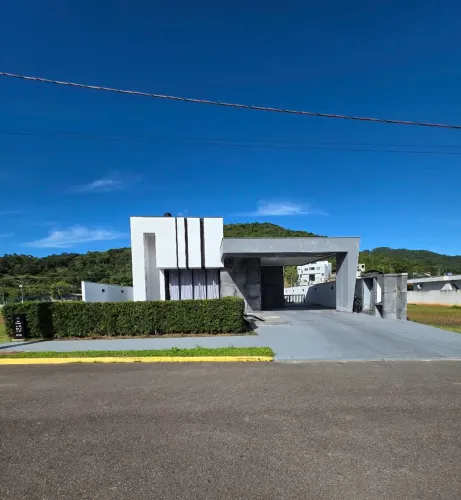 Casa condomínio Caledônia 4 suites