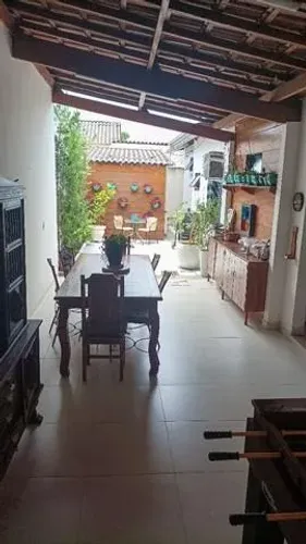 Casa para Venda em Uberlândia, Tubalina, 3 dormitórios, 2 suítes, 4 banheiros, 2 vagas