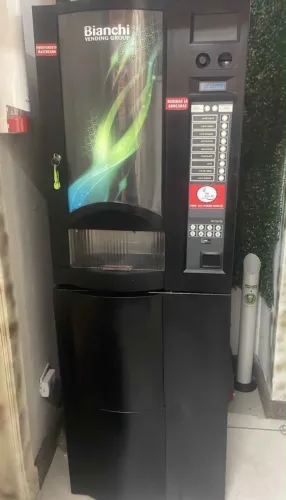 Bianchi Vending Máquina de café em grãos multibebidas