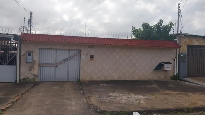 Casa 4 quartos Areal centro r$2.000,00