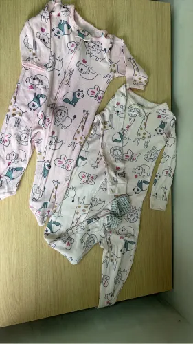 2 pijamas CARTERS - 6 meses e 9 meses