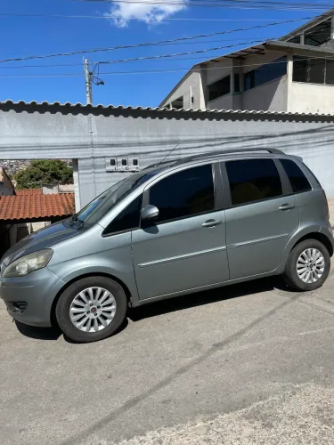 Fiat Idea Attractive 1.4 Fire Flex 8V 5P 2013