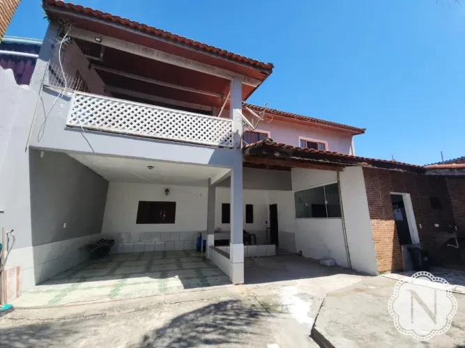 Sobrado à venda com 4 quartos no bairro Jamaica (Praia)