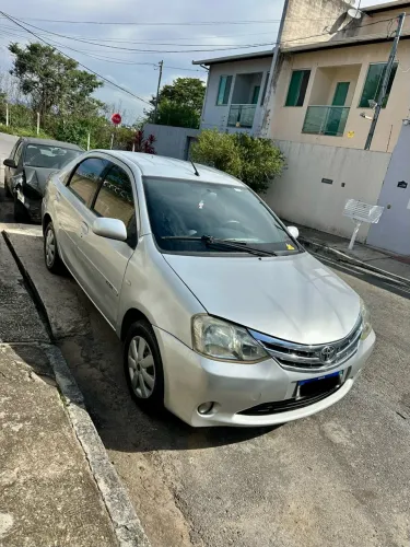 Toyota Etios XS Sedan 1.5 Flex 16V 4P Mec. 2013