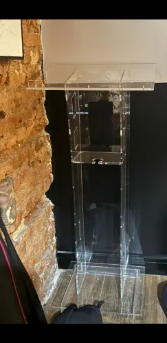 Púlpito em acrílico