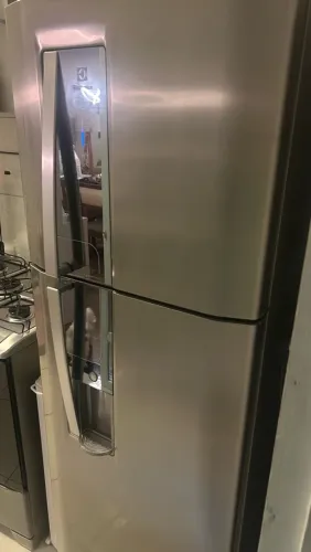 Vendo geladeira Eletrolux