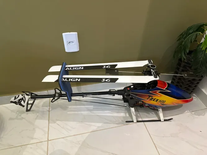 Helicóptero Aling trex 600 