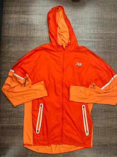 Jaqueta new balance corta vento - peça rara